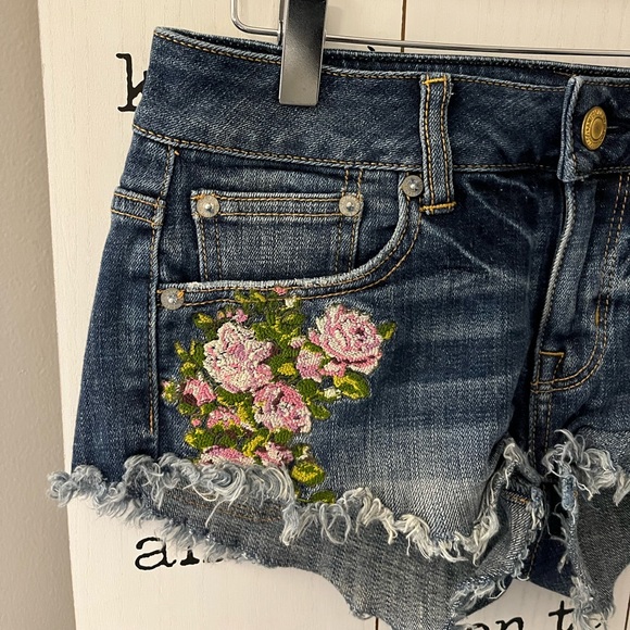 American Eagle Floral Embroidered Denim Shorts - Picture 2 of 8